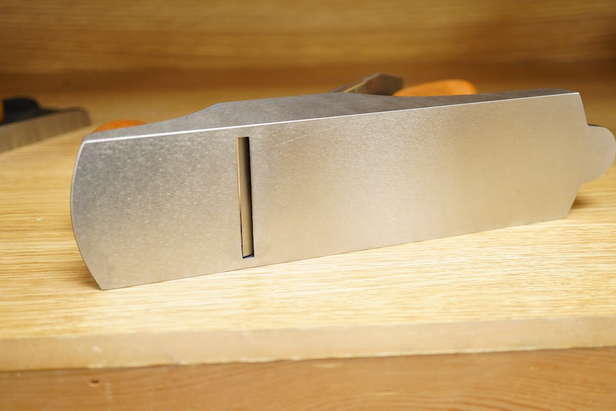 A Lie-Nielsen Toolworks No.4 smoothing plane